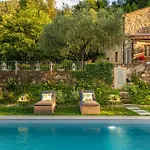 Ester, A Stylish On The Hills Villa Capannori