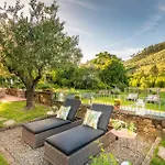 Villa Ester, A Stylish On The Hills *